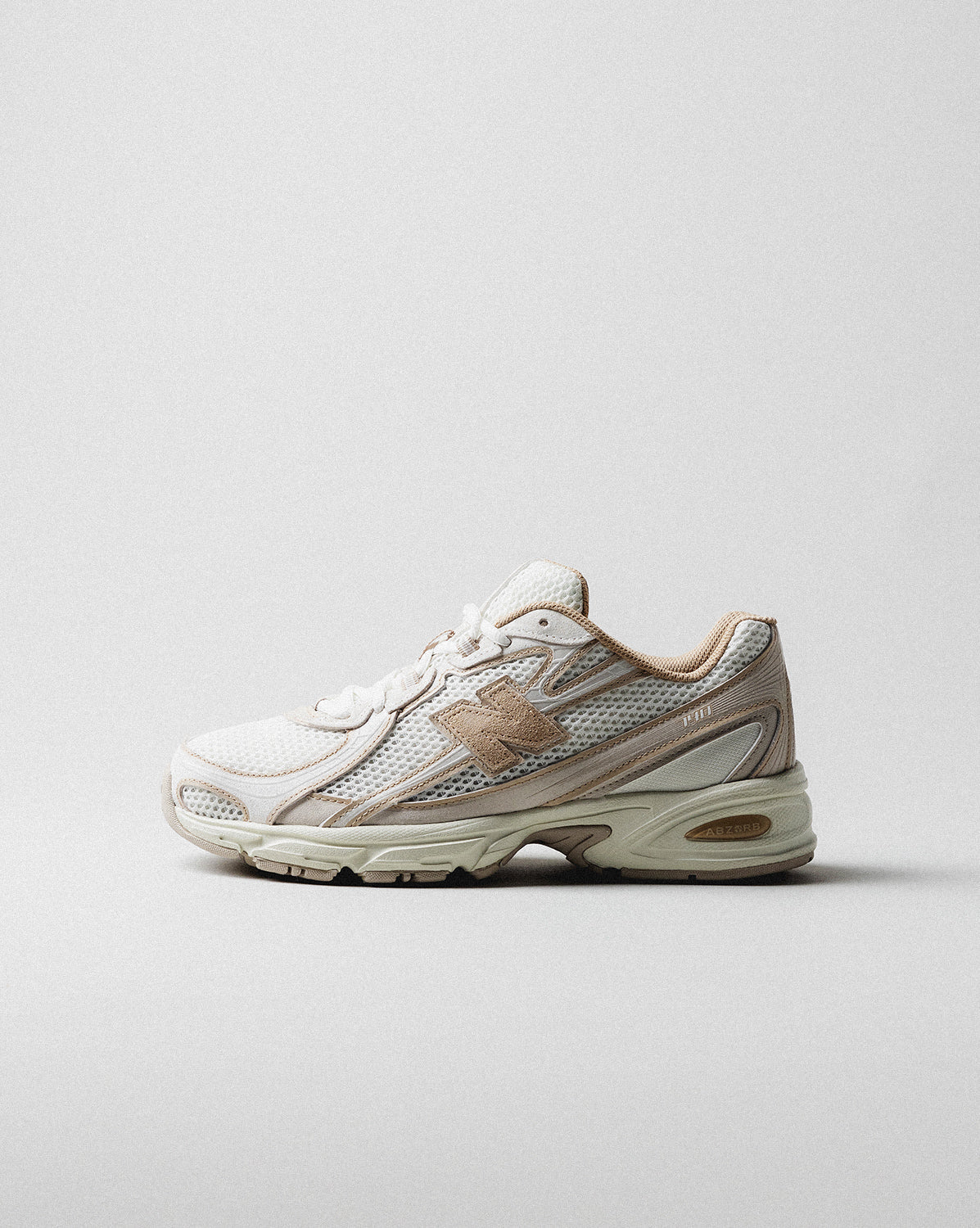 New Balance 740