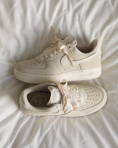 Nike Wmns Air Force 1 Retro Premium
