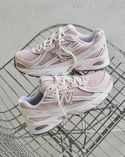New Balance 740