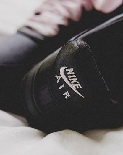 Nike Wmns Air Force 1 ’07 LV8