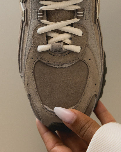 New Balance 204L
