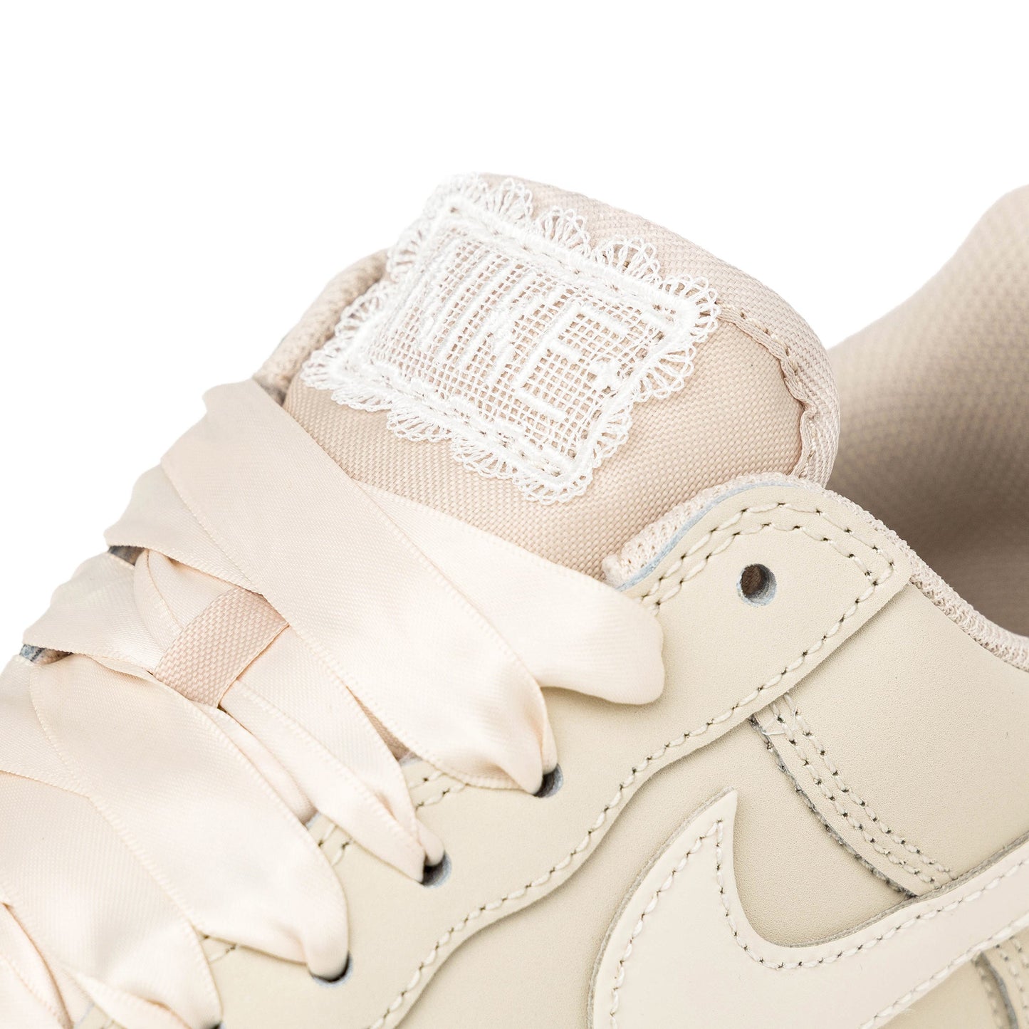 Nike Wmns Air Force 1 Retro Premium