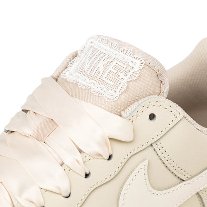 Nike Wmns Air Force 1 Retro Premium